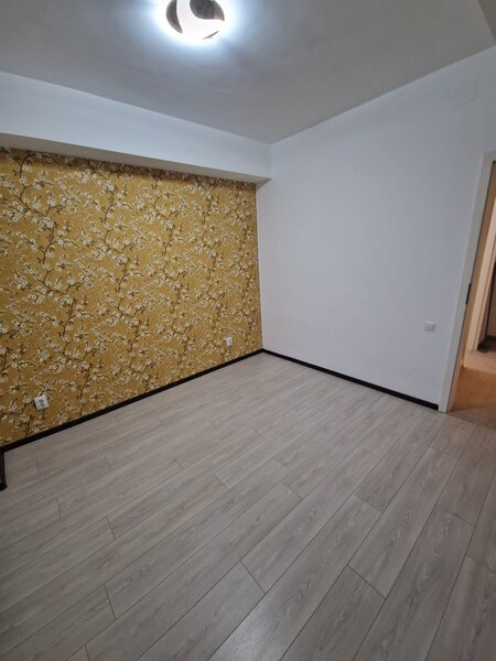 Militari, Mall Plaza,