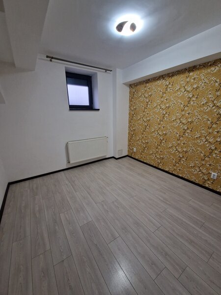 Militari, Mall Plaza,