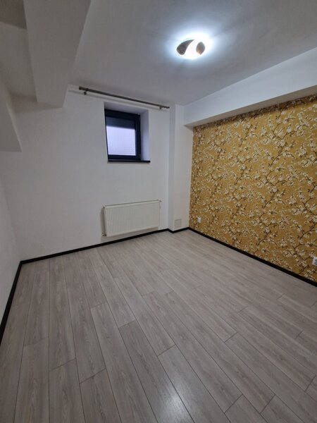 Militari, Mall Plaza,