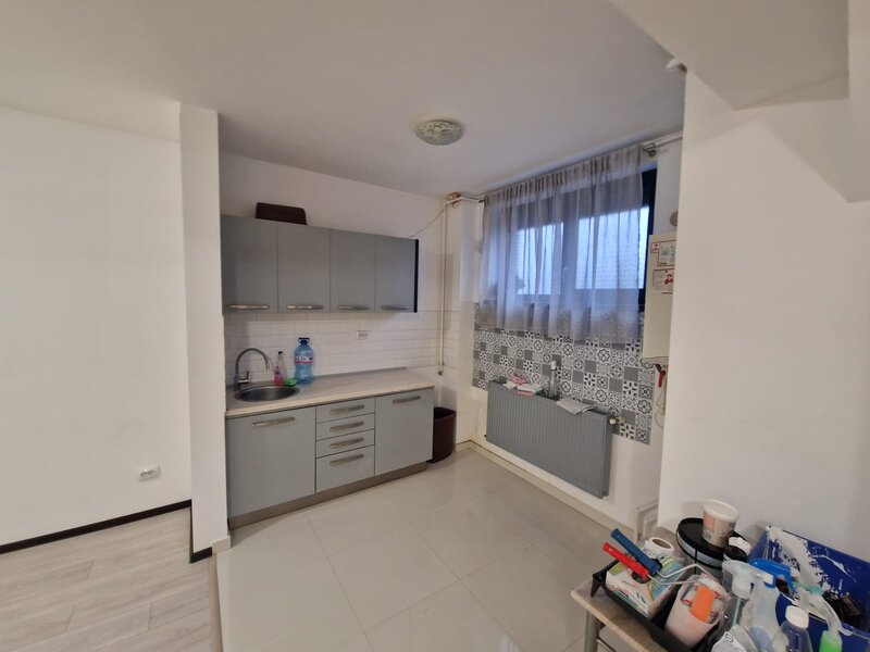 Militari, Mall Plaza,